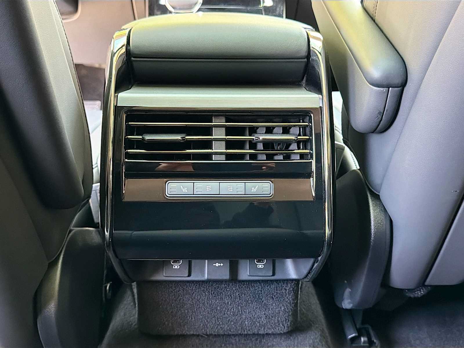 Certified 2024 Land Rover Range Rover Sport SE AWD/4WD image 17