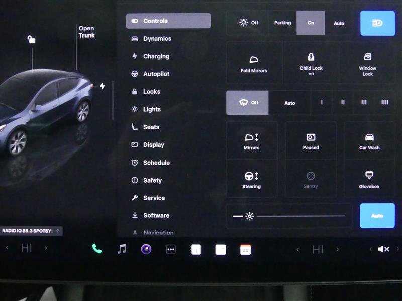 Used 2024 Tesla Model Y 2WD image 16