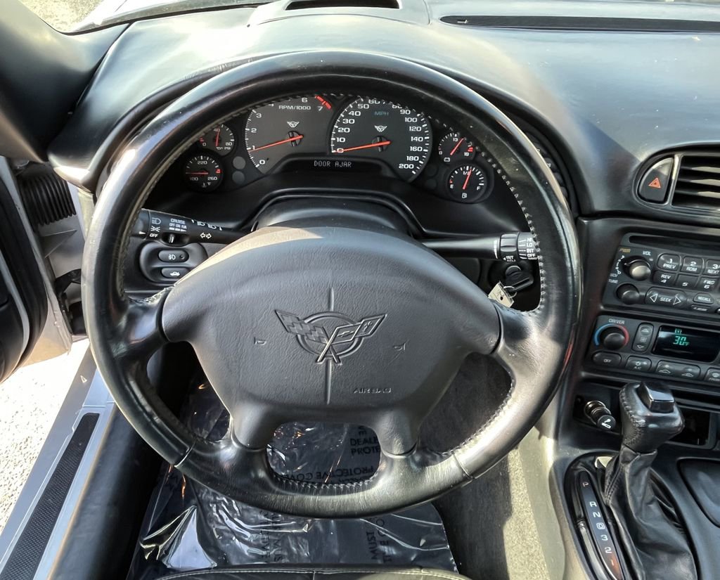 Used 2000 Chevrolet Corvette Coupe w/ Roof Pkg image 12