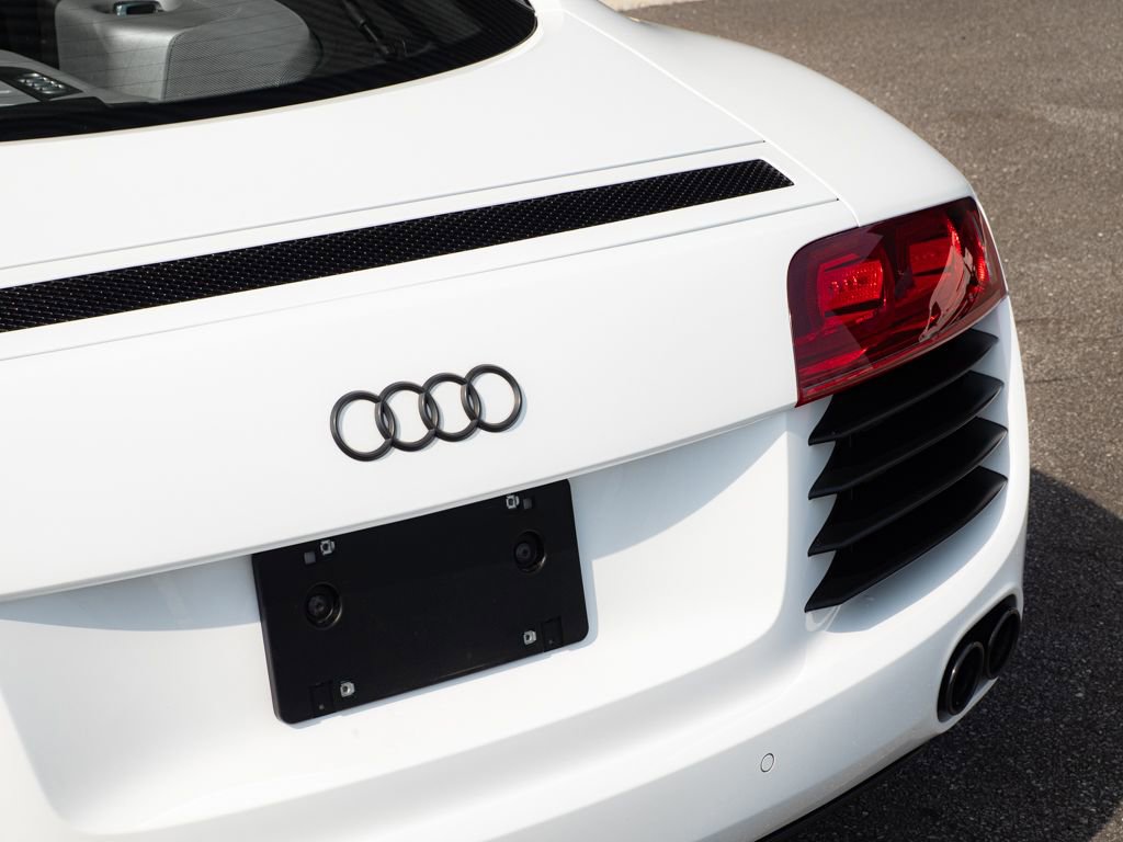 Used 2012 Audi R8 V8 w/ Convenience Pkg image 28