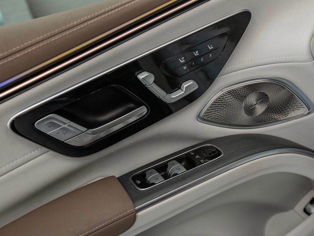 Used 2023 Mercedes-Benz EQS 580 4MATIC SUV image 26