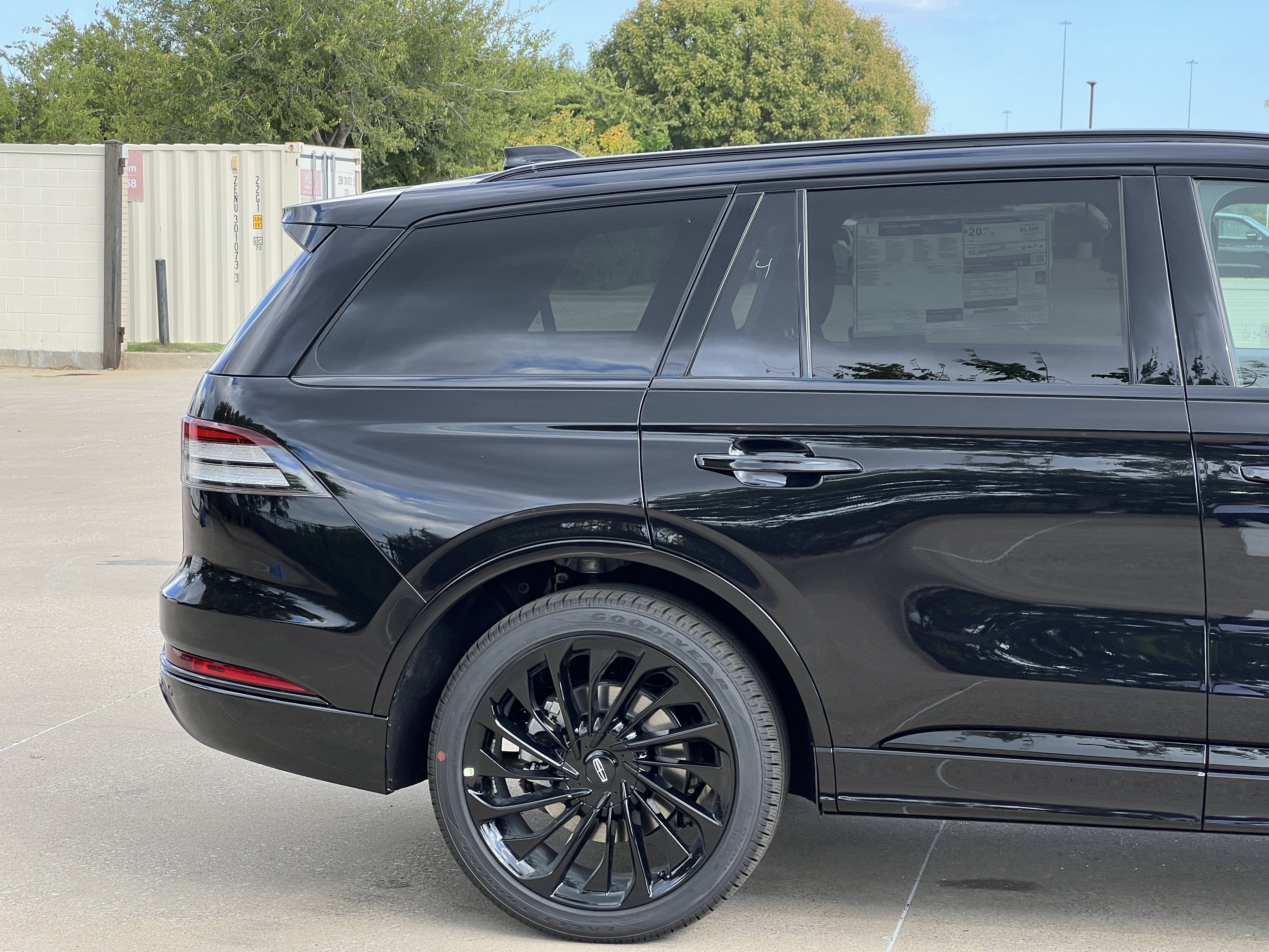 New 2027 Lincoln Aviator Reserve w/ Jet Appearance Package RWD image 11