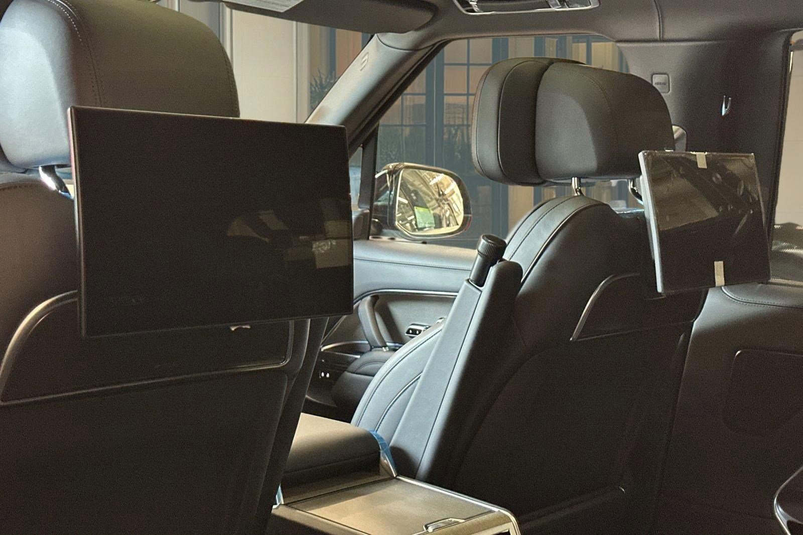 New 2026 Land Rover Range Rover SV AWD/4WD image 29