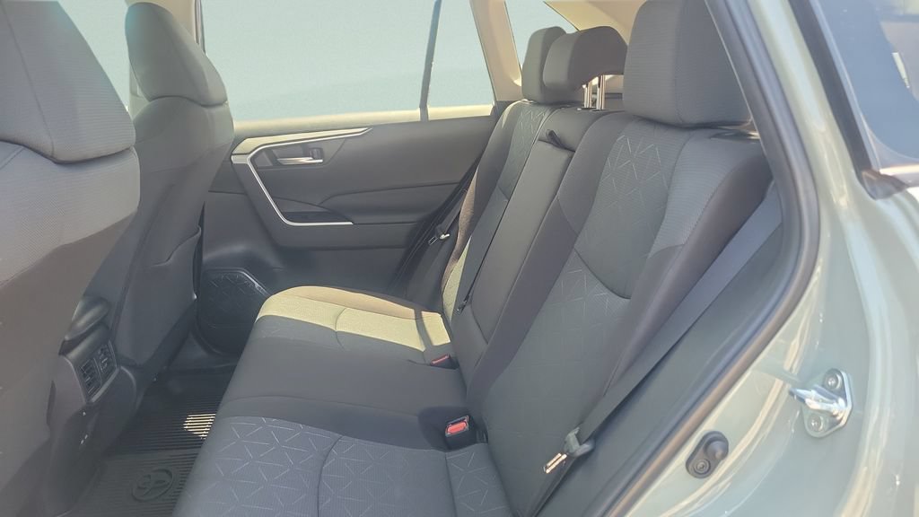 Used 2023 Toyota RAV4 XLE w/ Convenience Package FWD image 10
