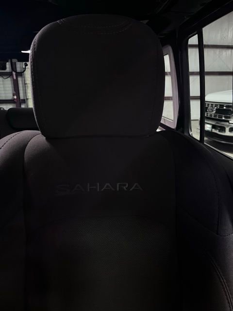 Used 2022 Jeep Wrangler Unlimited Sahara image 16