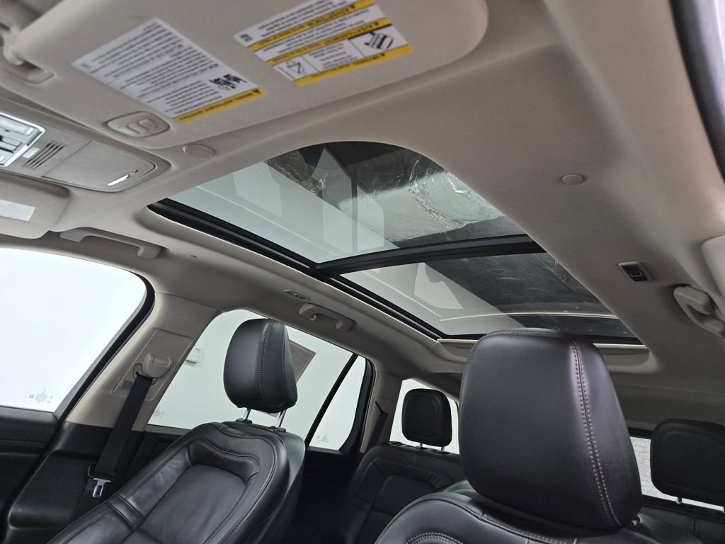 Used 2022 Lincoln Aviator Reserve w/ Equipment Group 201A image 9