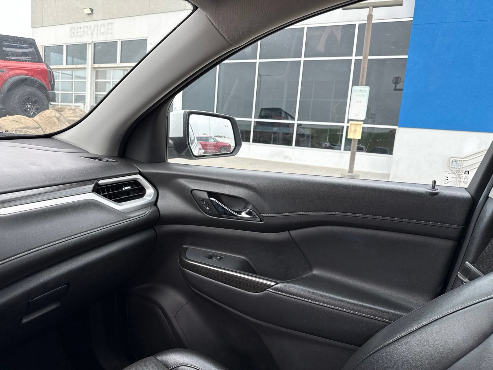 Used 2023 GMC Acadia SLT FWD image 24