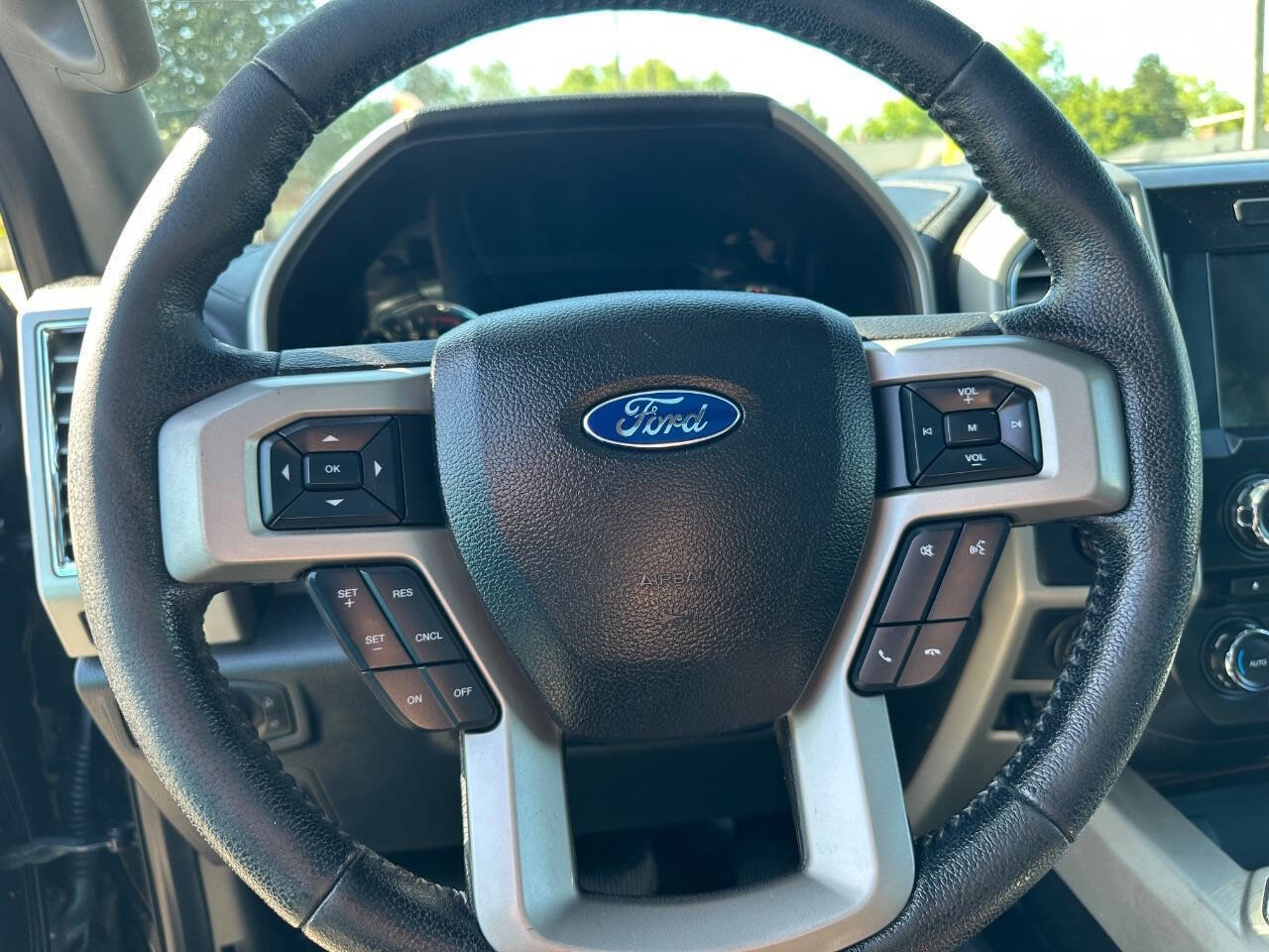 Used 2016 Ford F150 Lariat AWD/4WD image 32