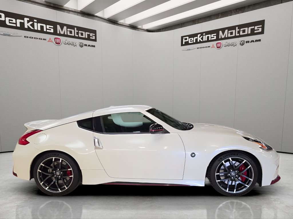 Used 2016 Nissan 370Z NISMO RWD image 7
