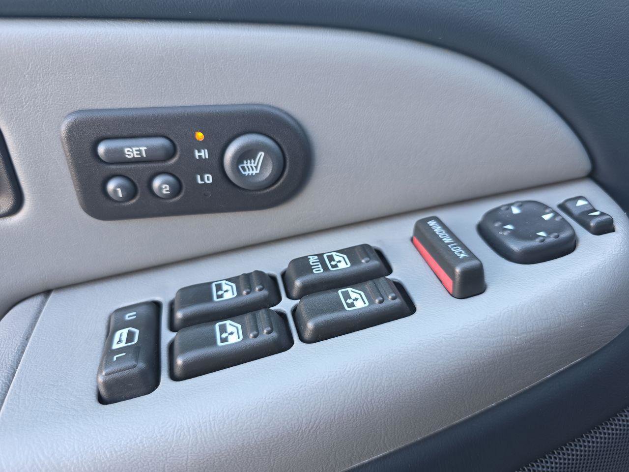 Used 2001 Chevrolet Tahoe LT w/ LT Preferred Equipment Group image 23