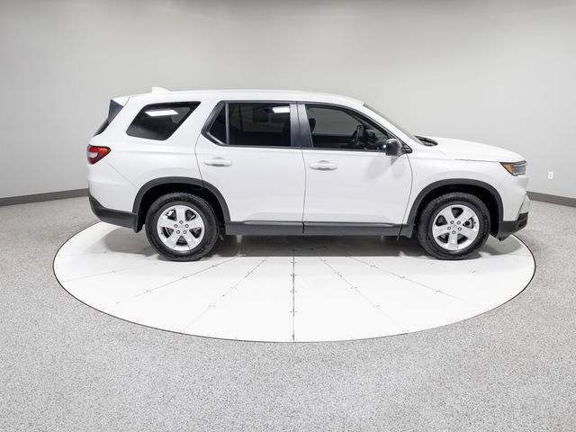 Used 2023 Honda Pilot LX image 28