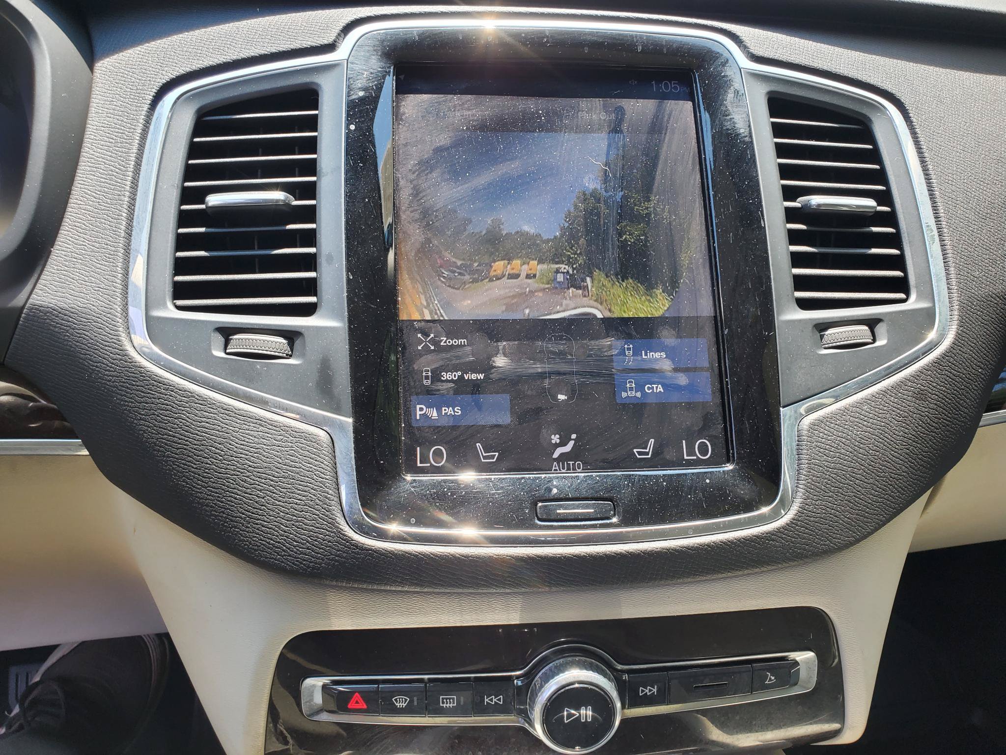 Used 2019 Volvo XC90 T6 Momentum w/ Advanced Package AWD/4WD image 16