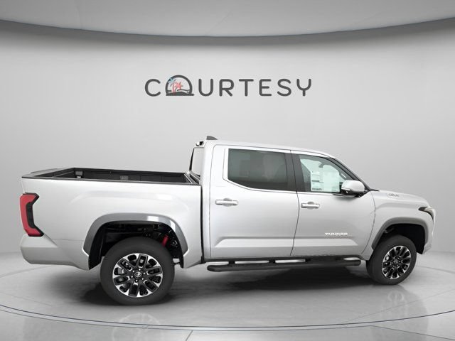 Used 2025 Toyota Tundra Limited AWD/4WD image 26