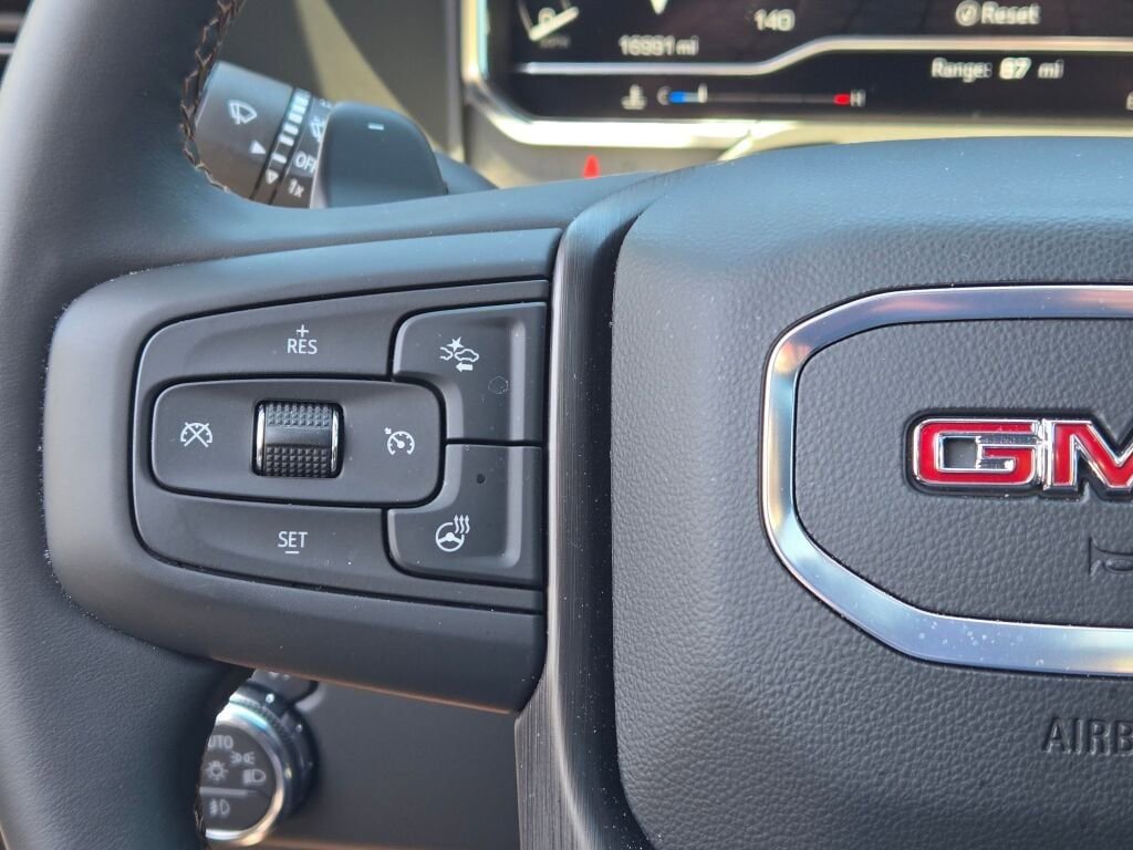 Used 2025 GMC Sierra 1500 AT4 w/ AT4 Premium Package AWD/4WD image 40