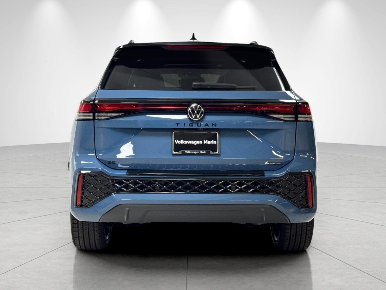 New 2026 Volkswagen Tiguan SE R-Line AWD/4WD image 4