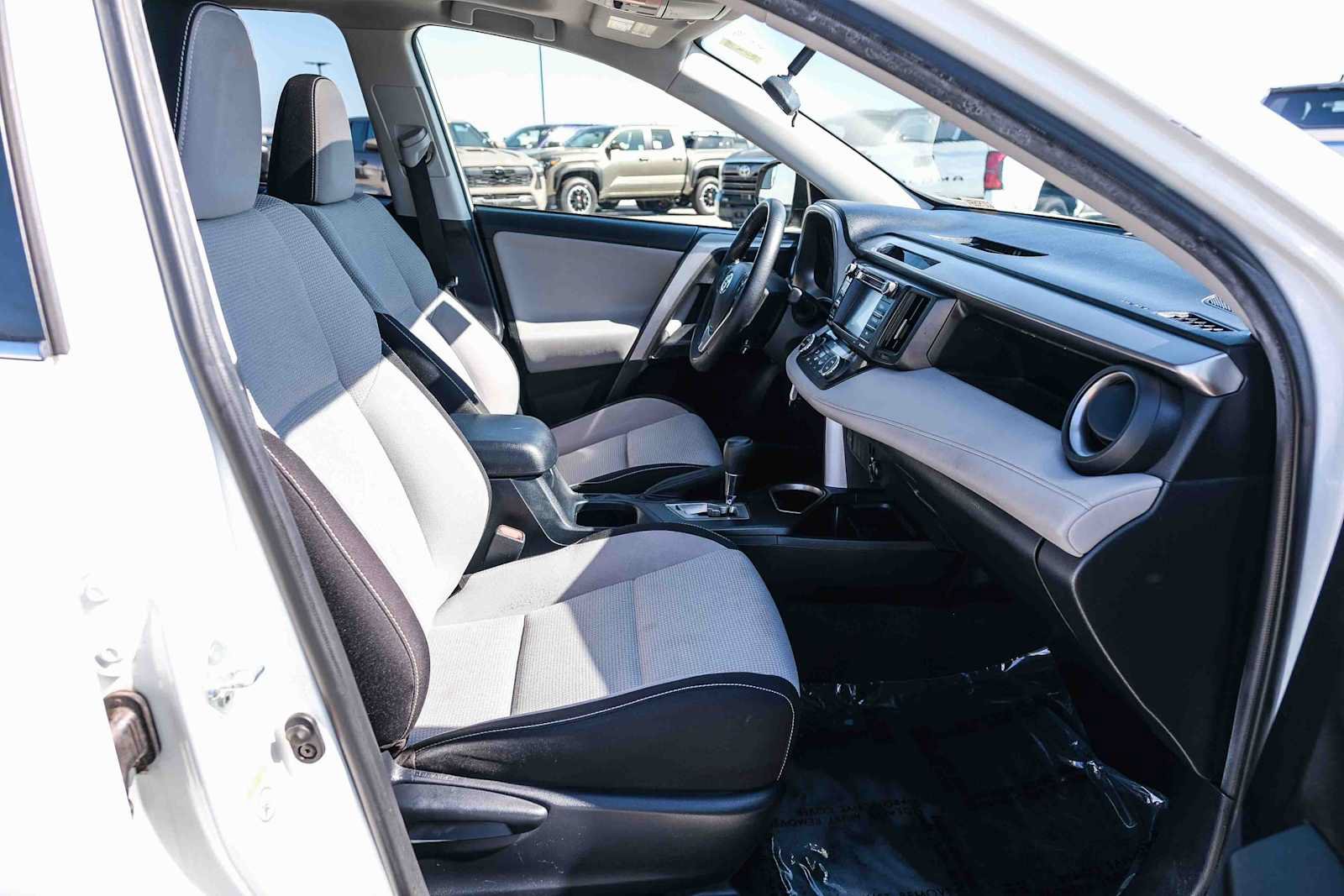 Used 2016 Toyota RAV4 XLE FWD image 18
