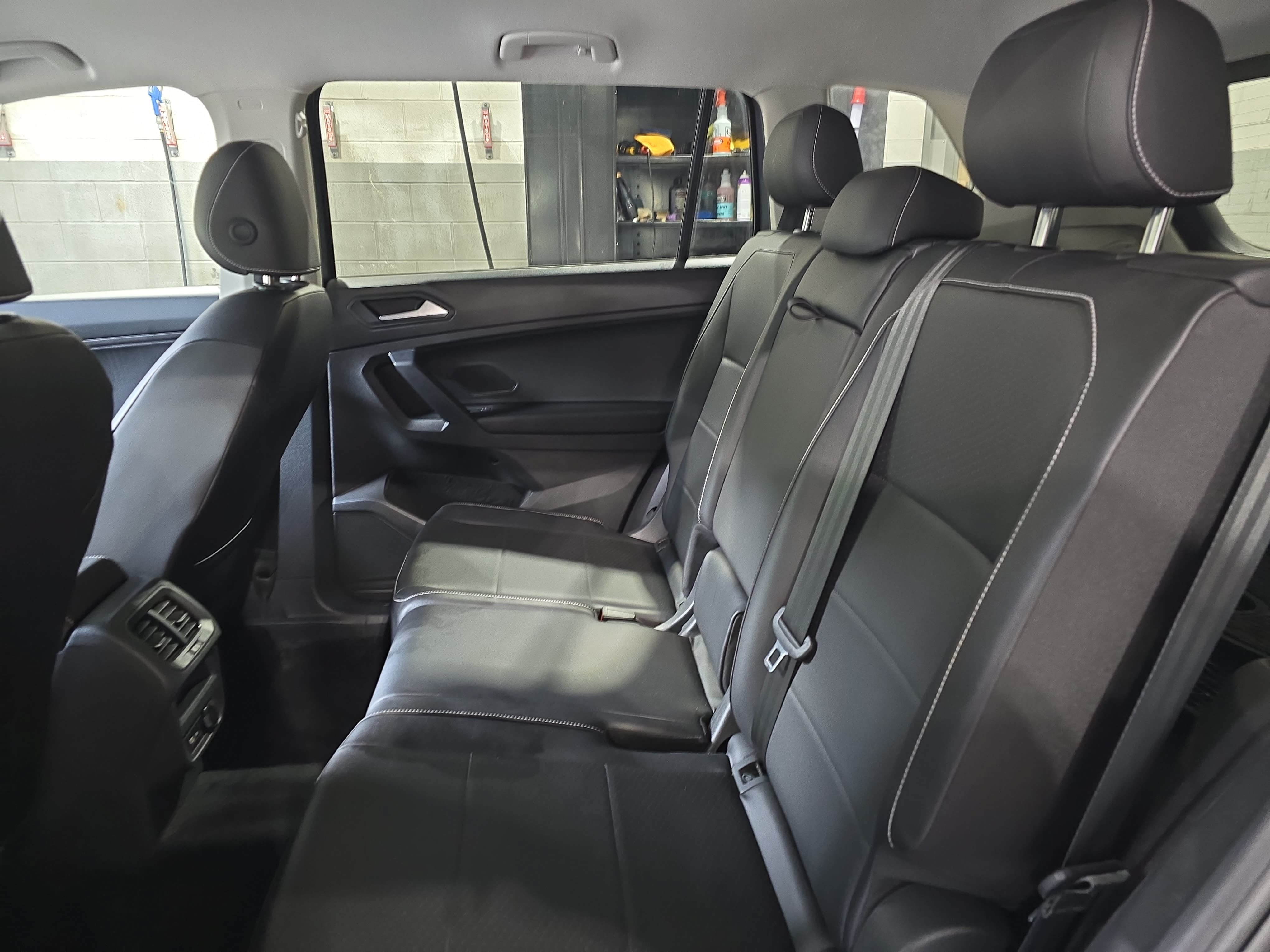 Used 2021 Volkswagen Tiguan SE FWD image 14
