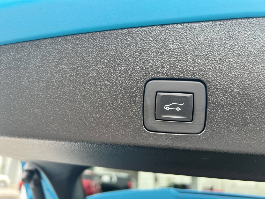 Used 2025 Buick Encore GX Sport Touring w/ Advanced Technology Package FWD image 32