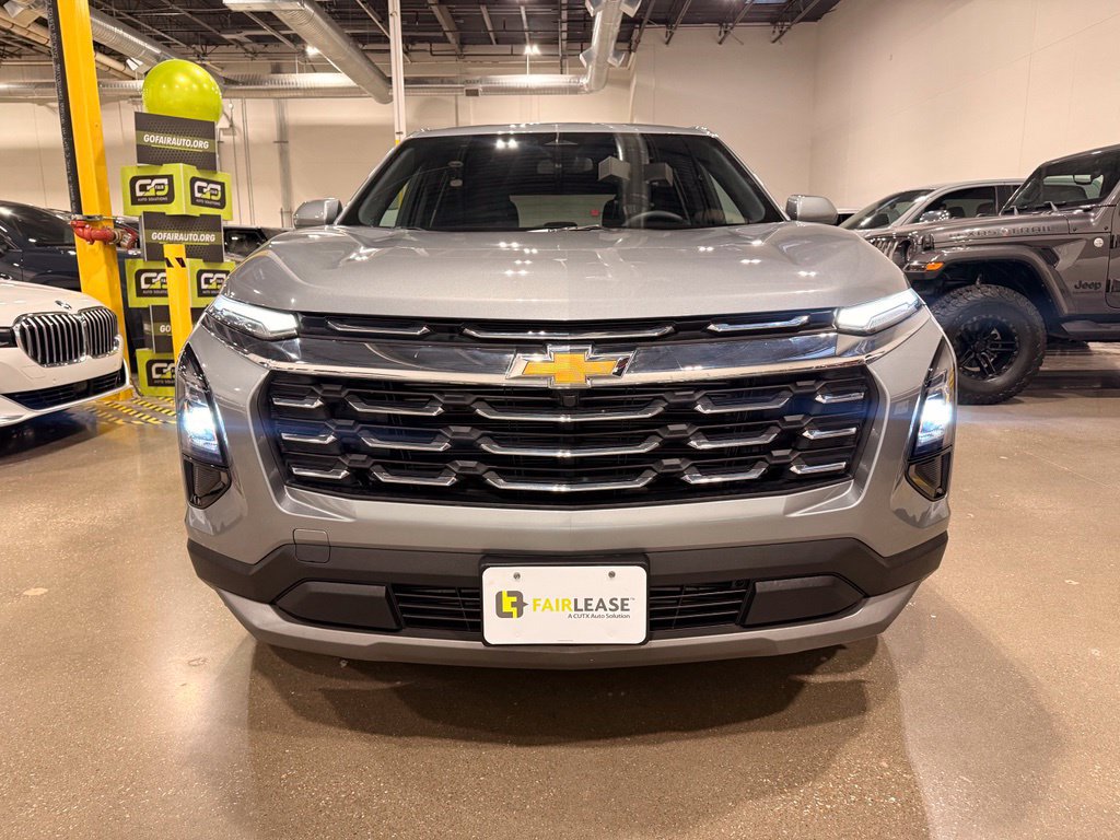Used 2026 Chevrolet Equinox LT AWD/4WD image 2