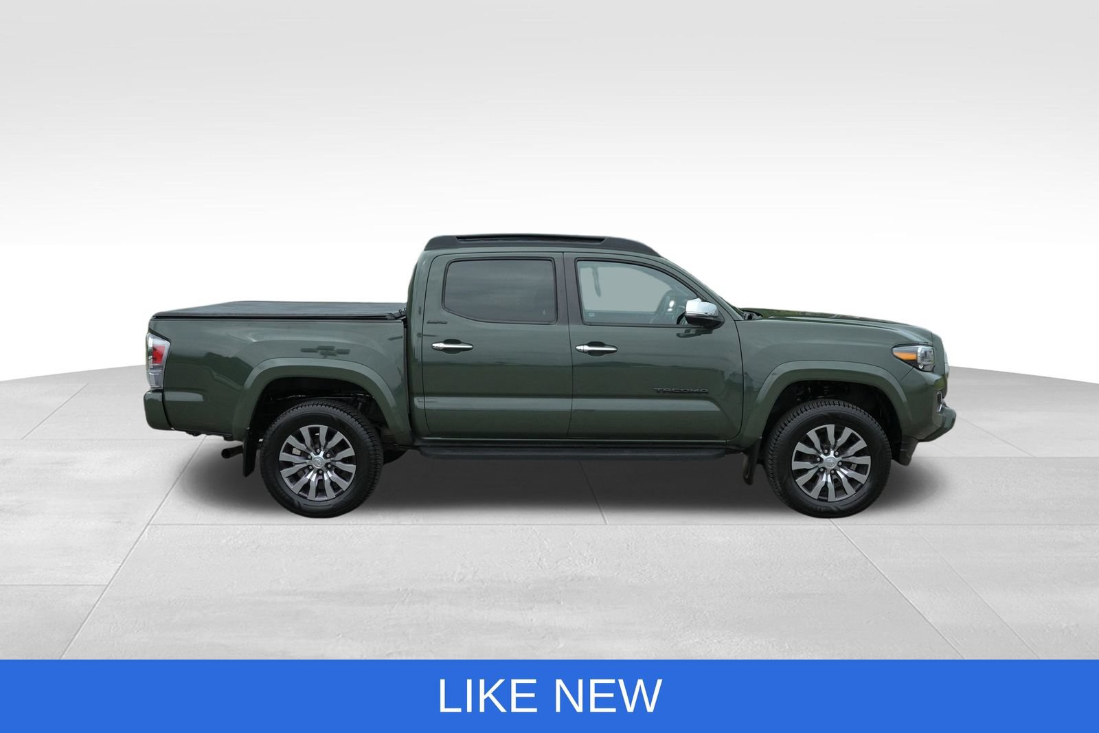 Used 2022 Toyota Tacoma Limited AWD/4WD image 11