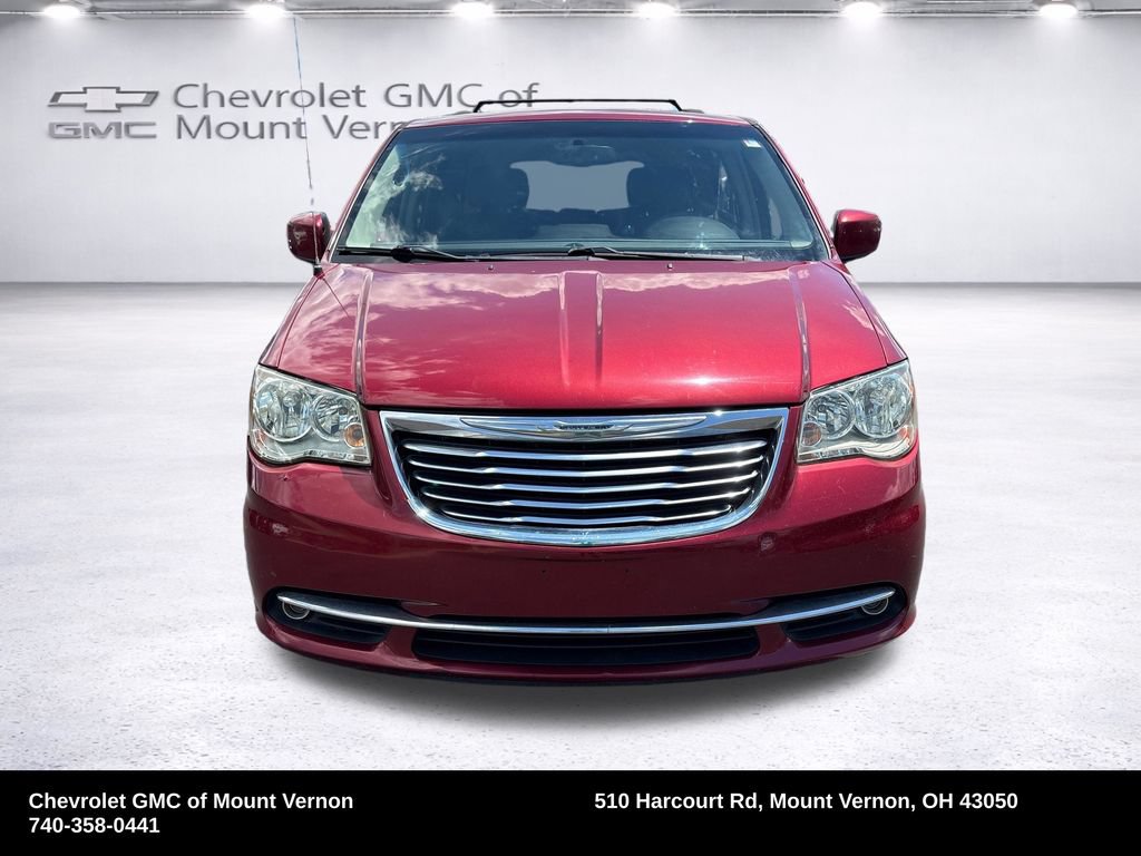 Used 2013 Chrysler Town & Country Touring FWD image 9