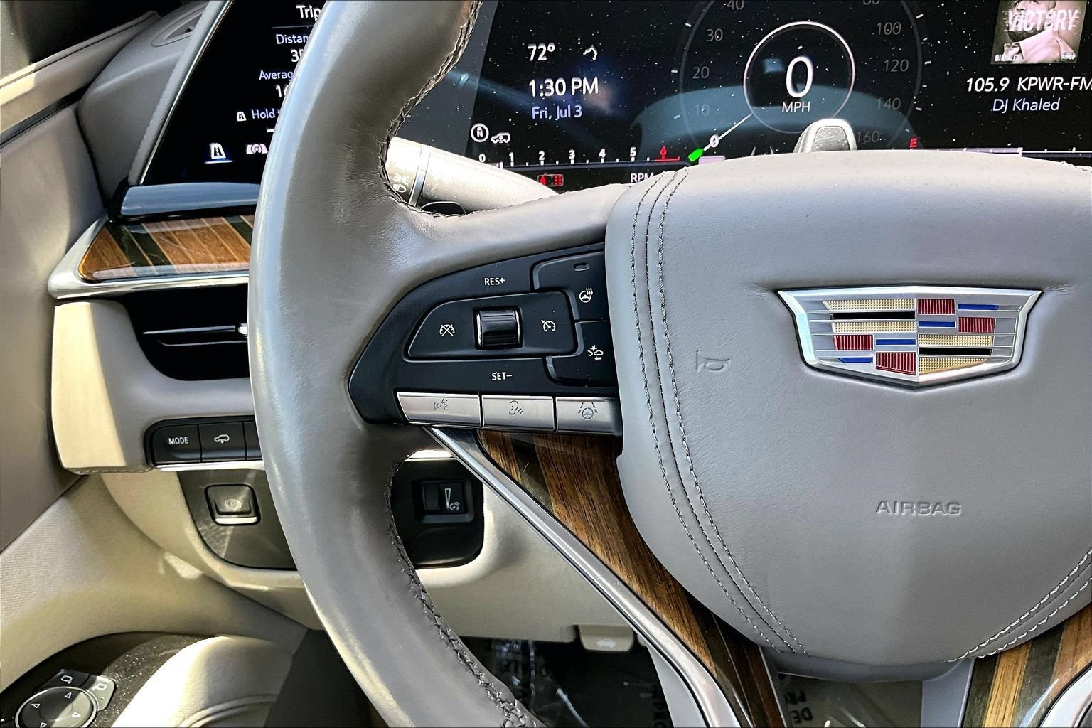 Used 2022 Cadillac Escalade Sport Platinum RWD image 18