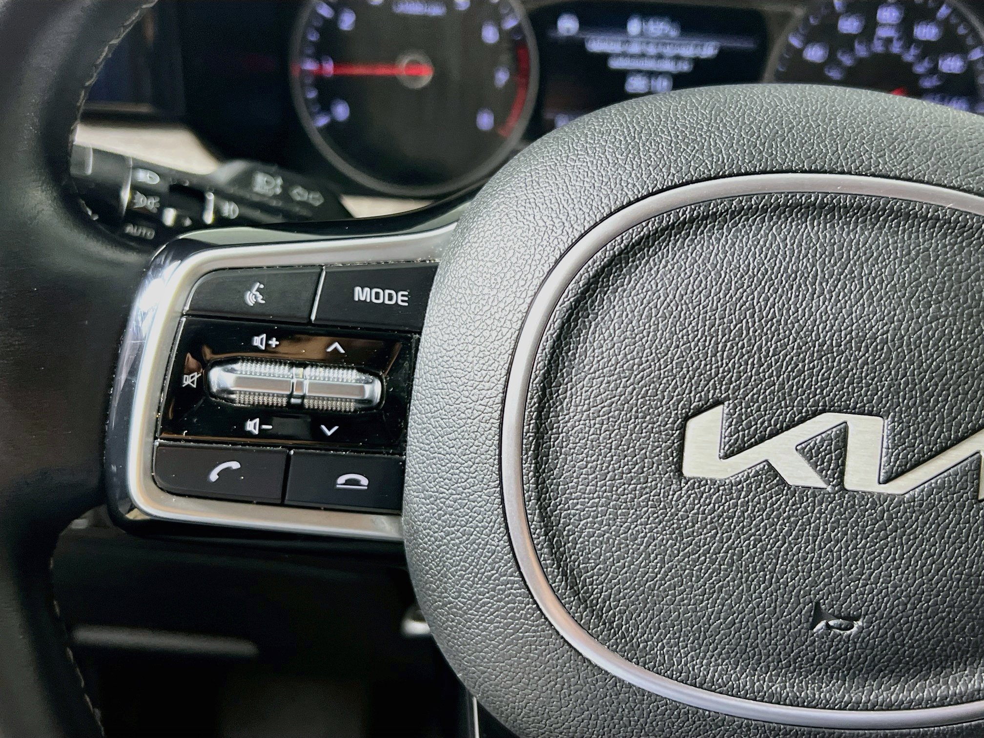 Used 2022 Kia Sorento EX w/ Panoramic Sunroof Package FWD image 18