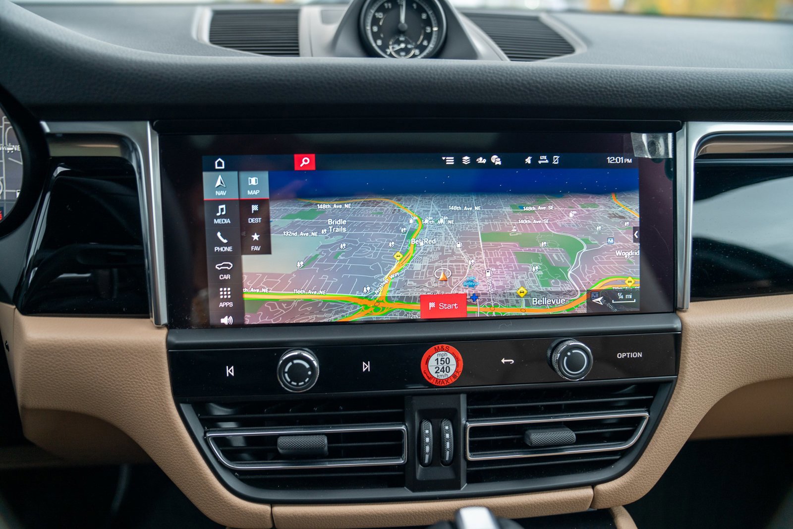 Used 2025 Porsche Macan image 17