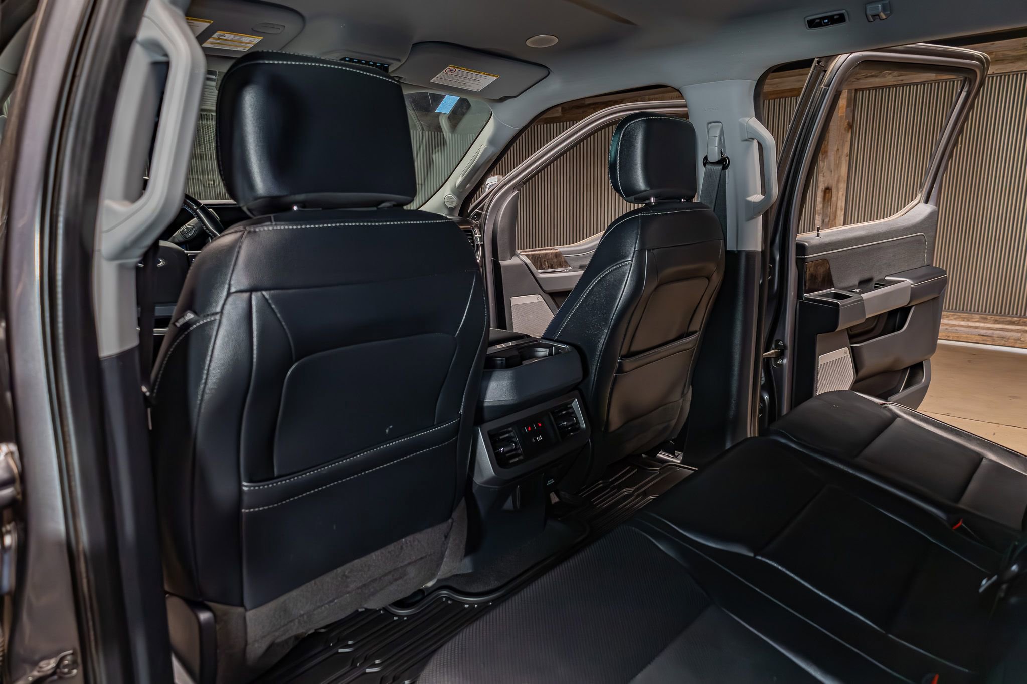 Used 2023 Ford F350 Lariat w/ Lariat Ultimate Package AWD/4WD image 22