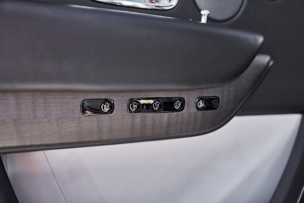 Used 2023 Rolls-Royce Cullinan AWD/4WD image 38