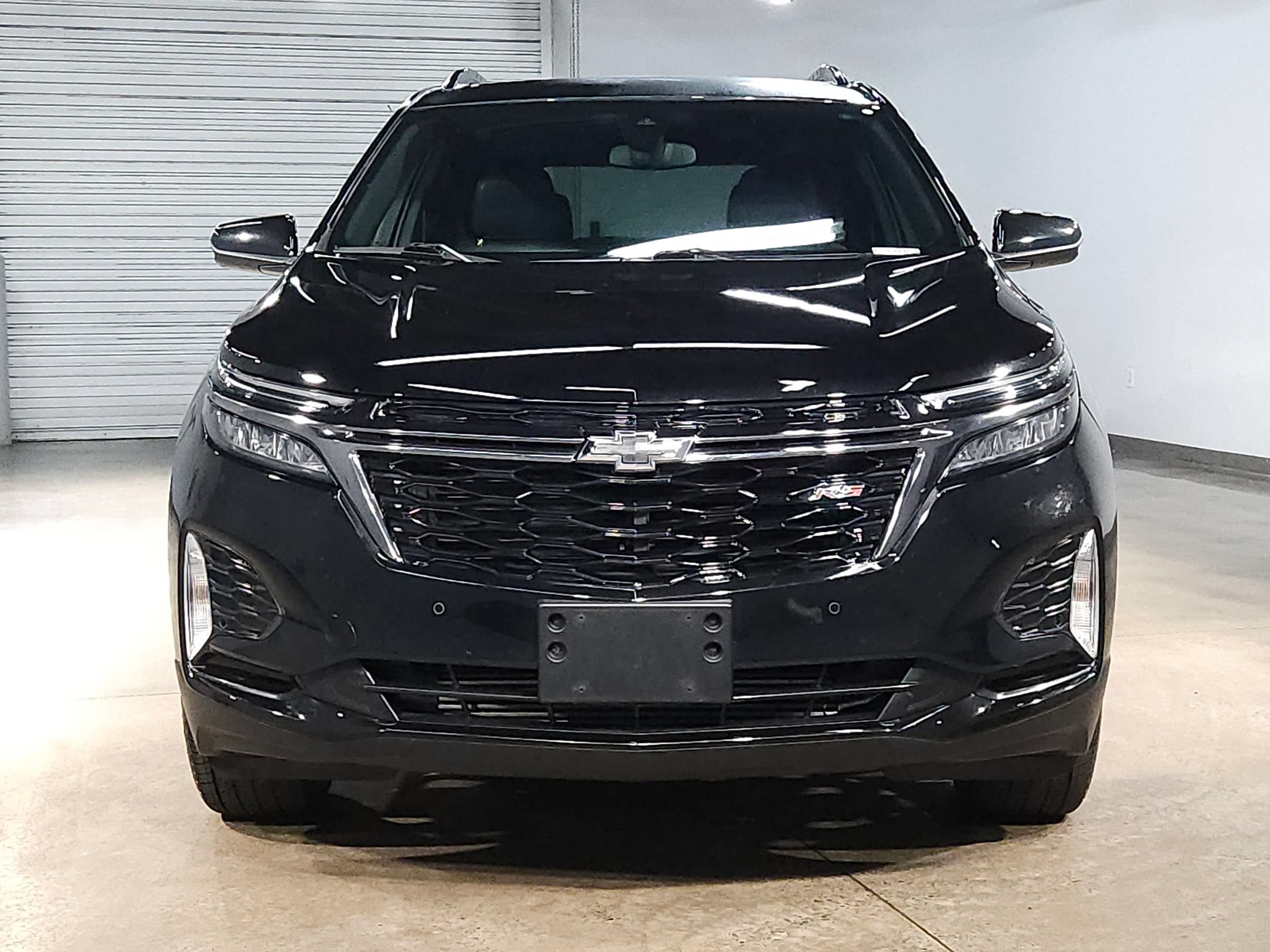 Used 2023 Chevrolet Equinox RS AWD/4WD image 2