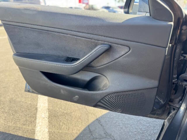 Used 2018 Tesla Model 3 Long Range image 10