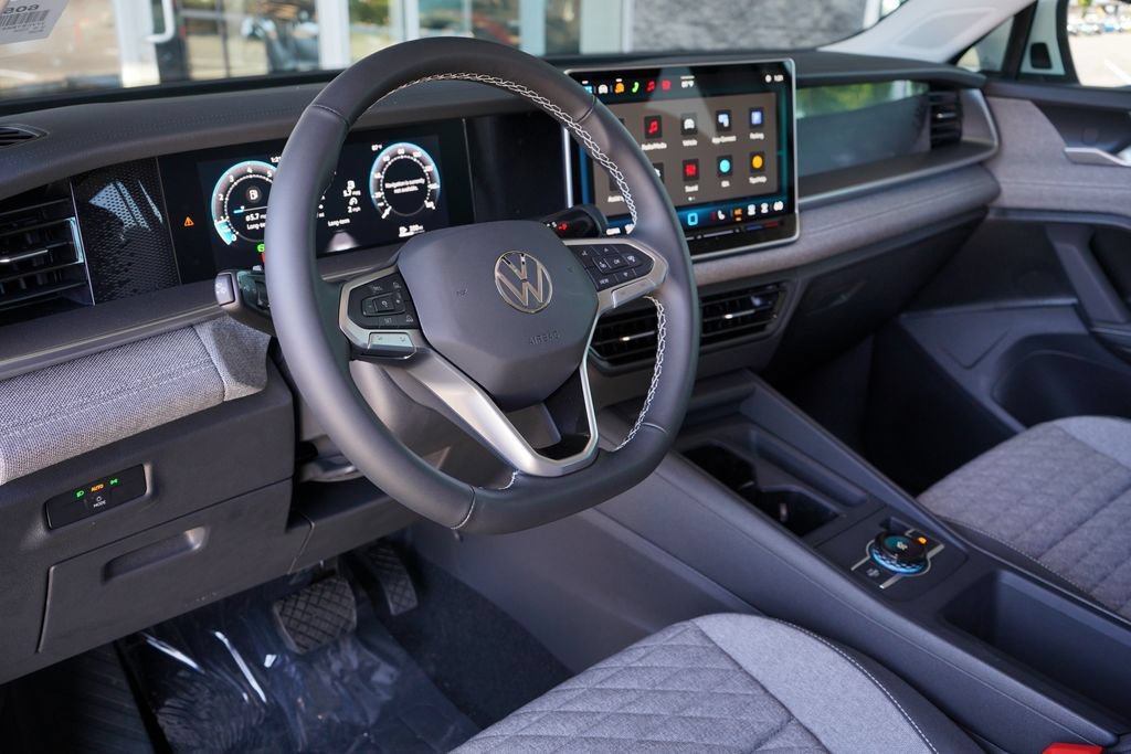 New 2026 Volkswagen Tiguan S FWD image 15
