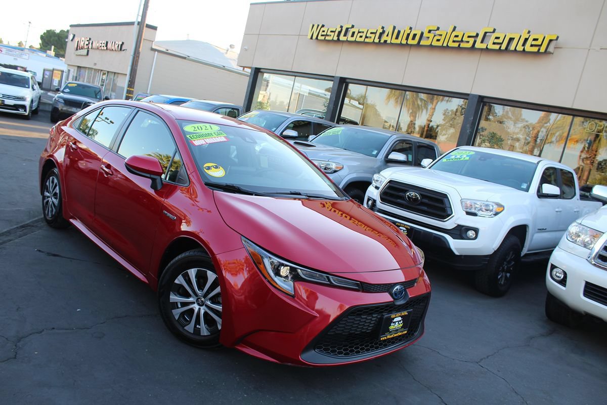 Used 2021 Toyota Corolla LE w/ Carpet Mat Package (TMS) FWD image 32