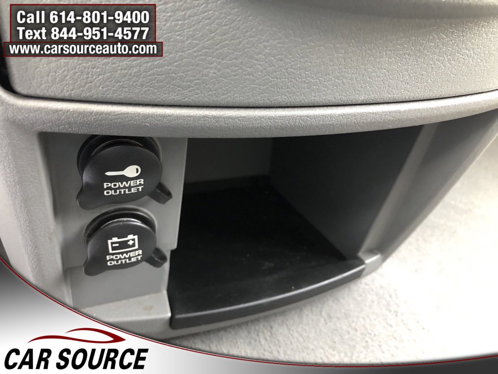 Used 2009 Chrysler Town & Country LX image 19