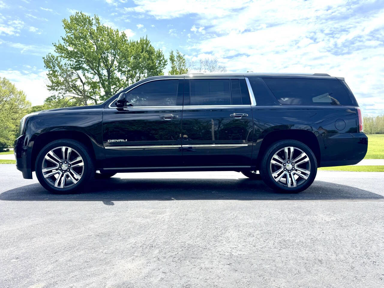 Used 2019 GMC Yukon XL Denali w/ Denali Ultimate Package