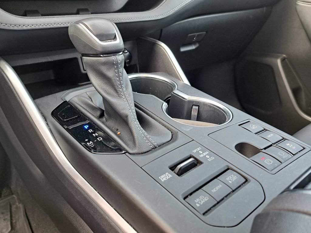 Used 2023 Toyota Highlander XLE image 11