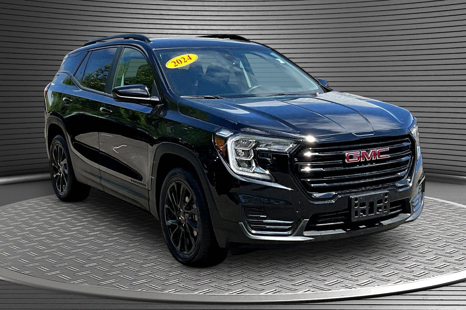 Used 2024 GMC Terrain SLE w/ Driver Convenience Package