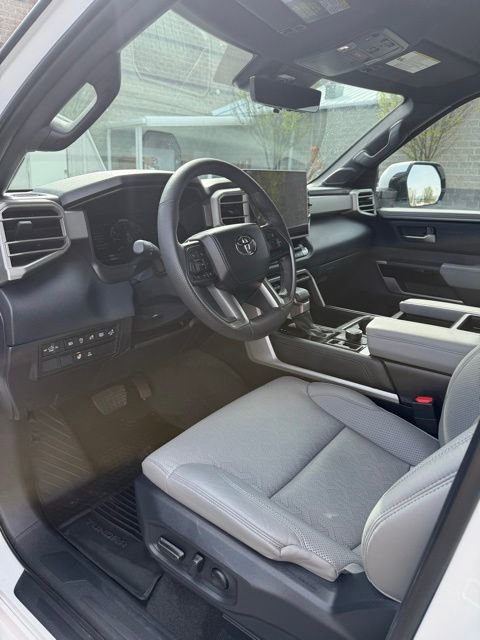 Used 2025 Toyota Tundra Limited AWD/4WD image 13