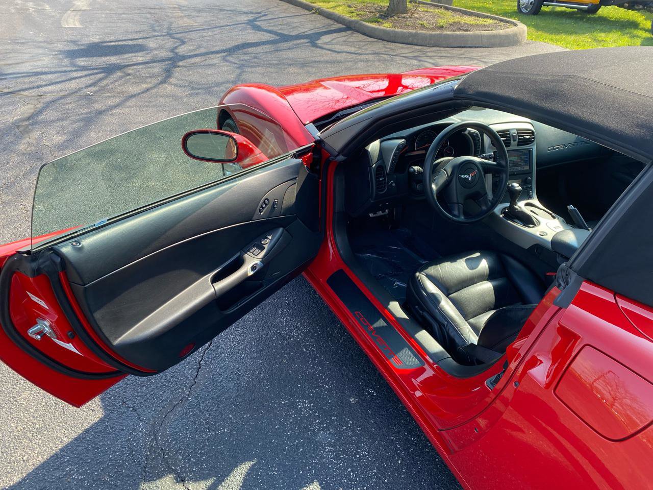 Used 2005 Chevrolet Corvette Convertible w/ Preferred Equipment Group image 21