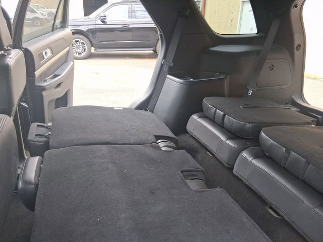 Used 2019 Ford Explorer XLT w/ Equipment Group 202A AWD/4WD image 25