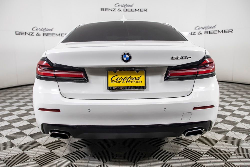 Used 2021 BMW 530e w/ Convenience Package RWD image 4