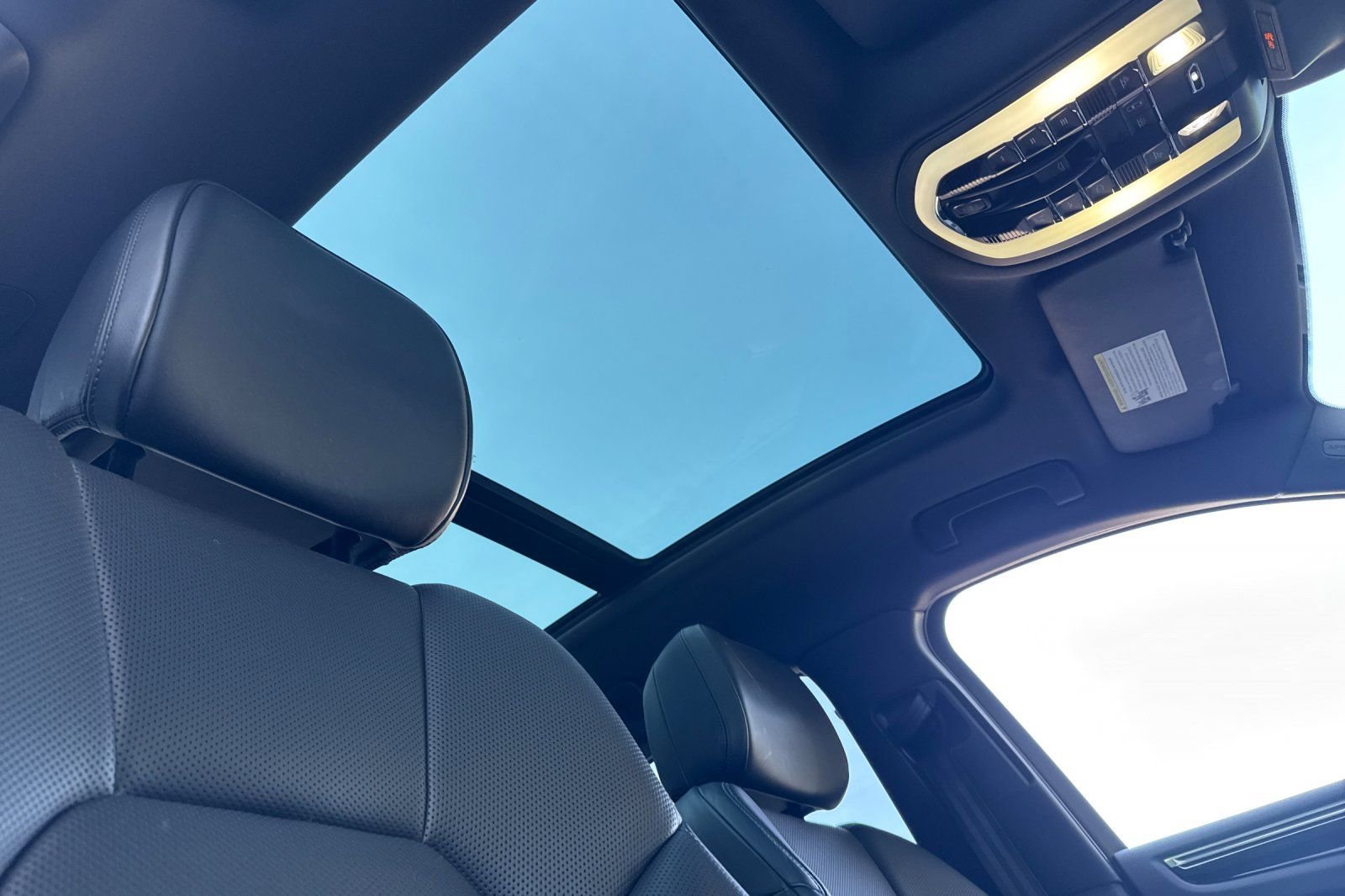 Used 2022 Porsche Macan S image 16