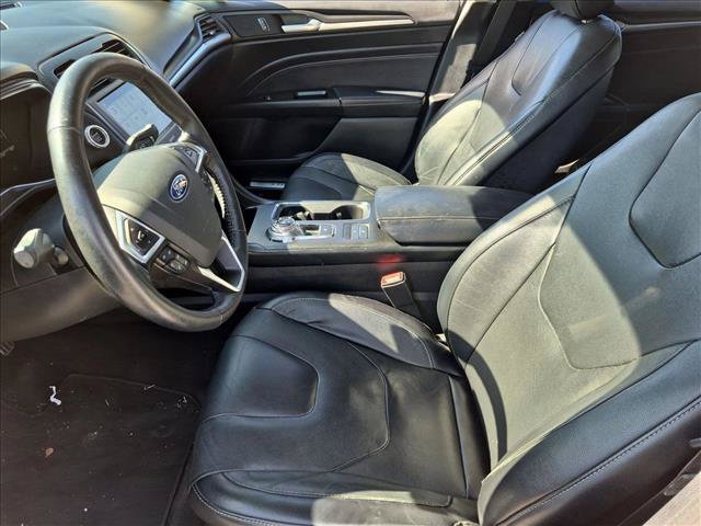 Used 2017 Ford Fusion Energi Titanium FWD image 13