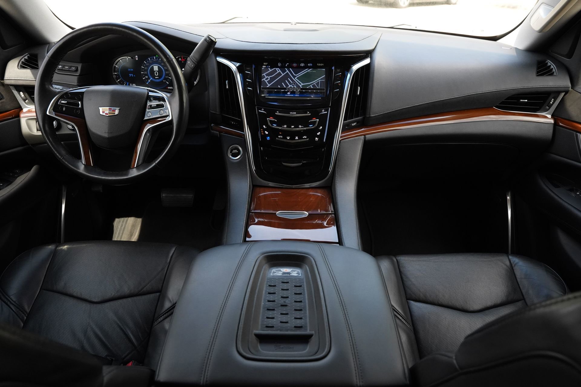 Used 2018 Cadillac Escalade ESV Luxury image 7