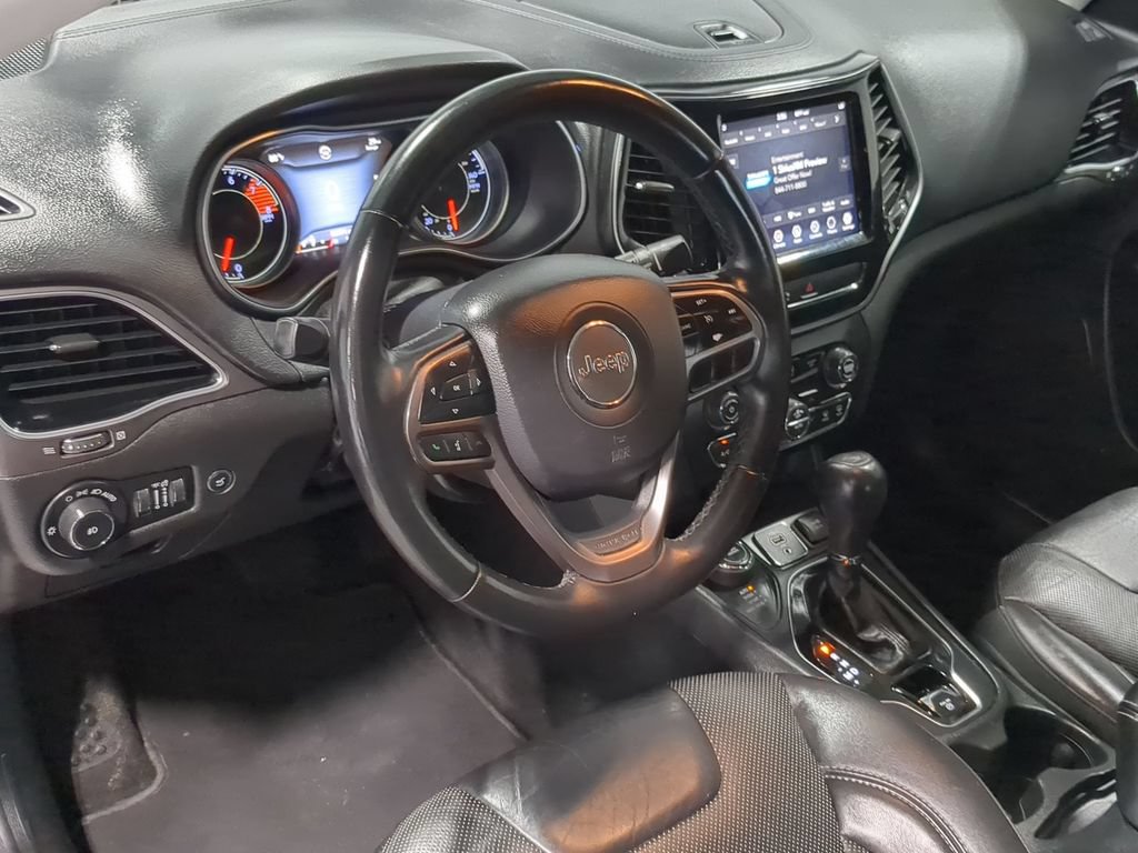 Used 2019 Jeep Cherokee Limited AWD/4WD image 12