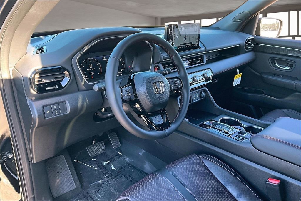 New 2025 Honda Pilot Black Edition image 7