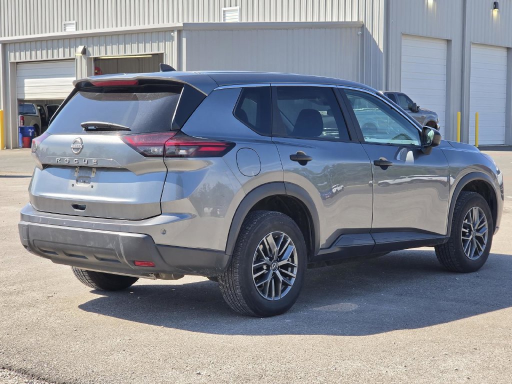 Used 2024 Nissan Rogue S FWD image 8