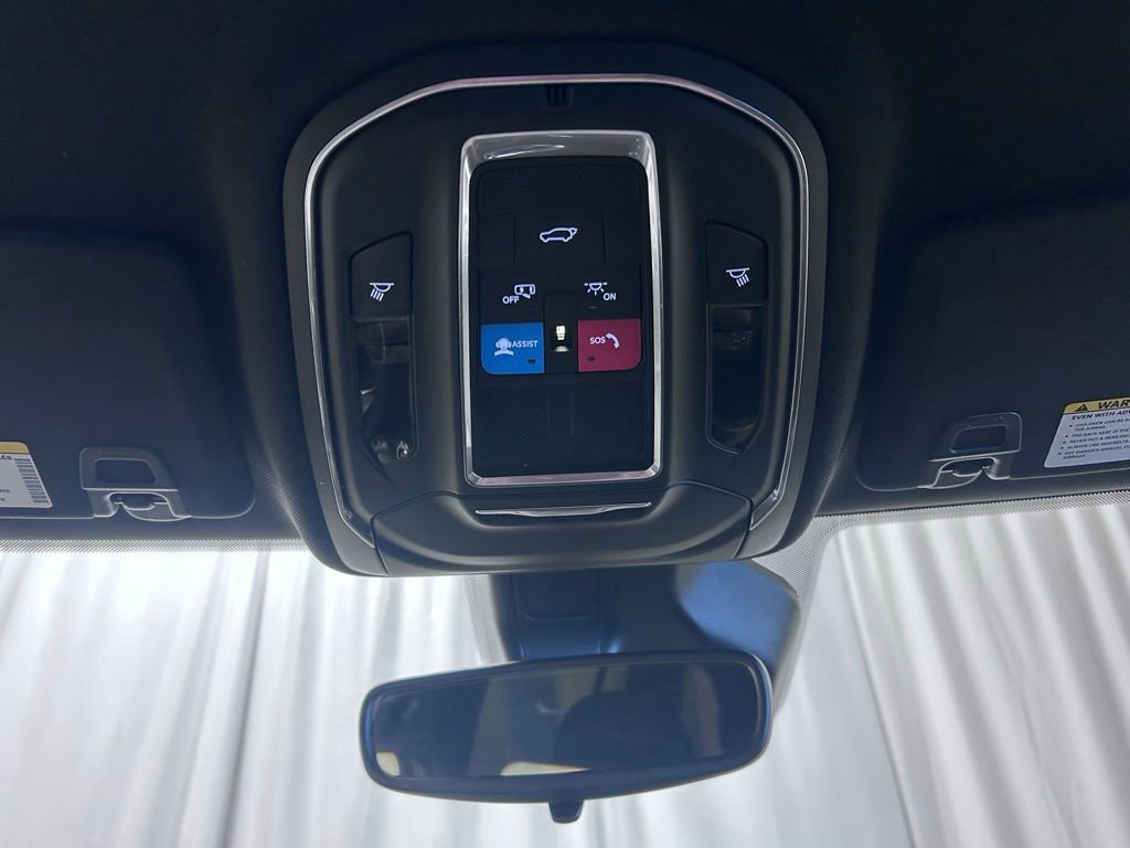 Used 2022 Jeep Grand Cherokee Altitude image 17