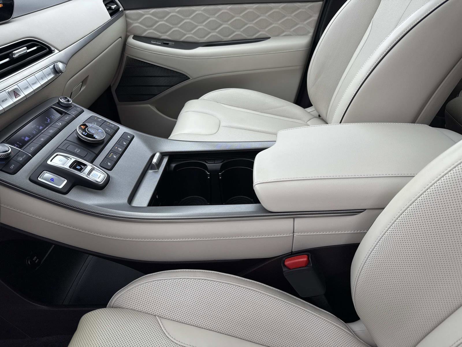 Used 2020 Hyundai Palisade Limited w/ Winter Weather Package image 16